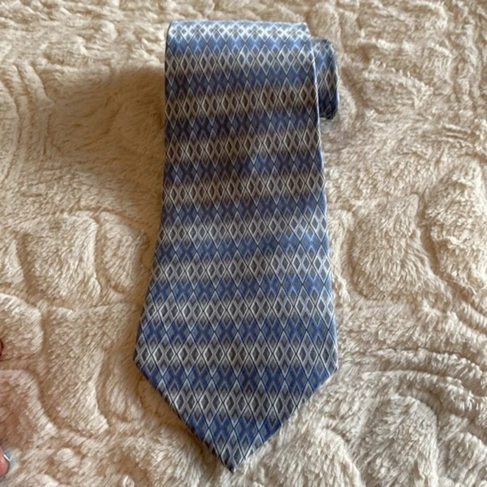 100% silk! $10 Stunning Crazyhorse Silk Tie by Liz Claiborne.